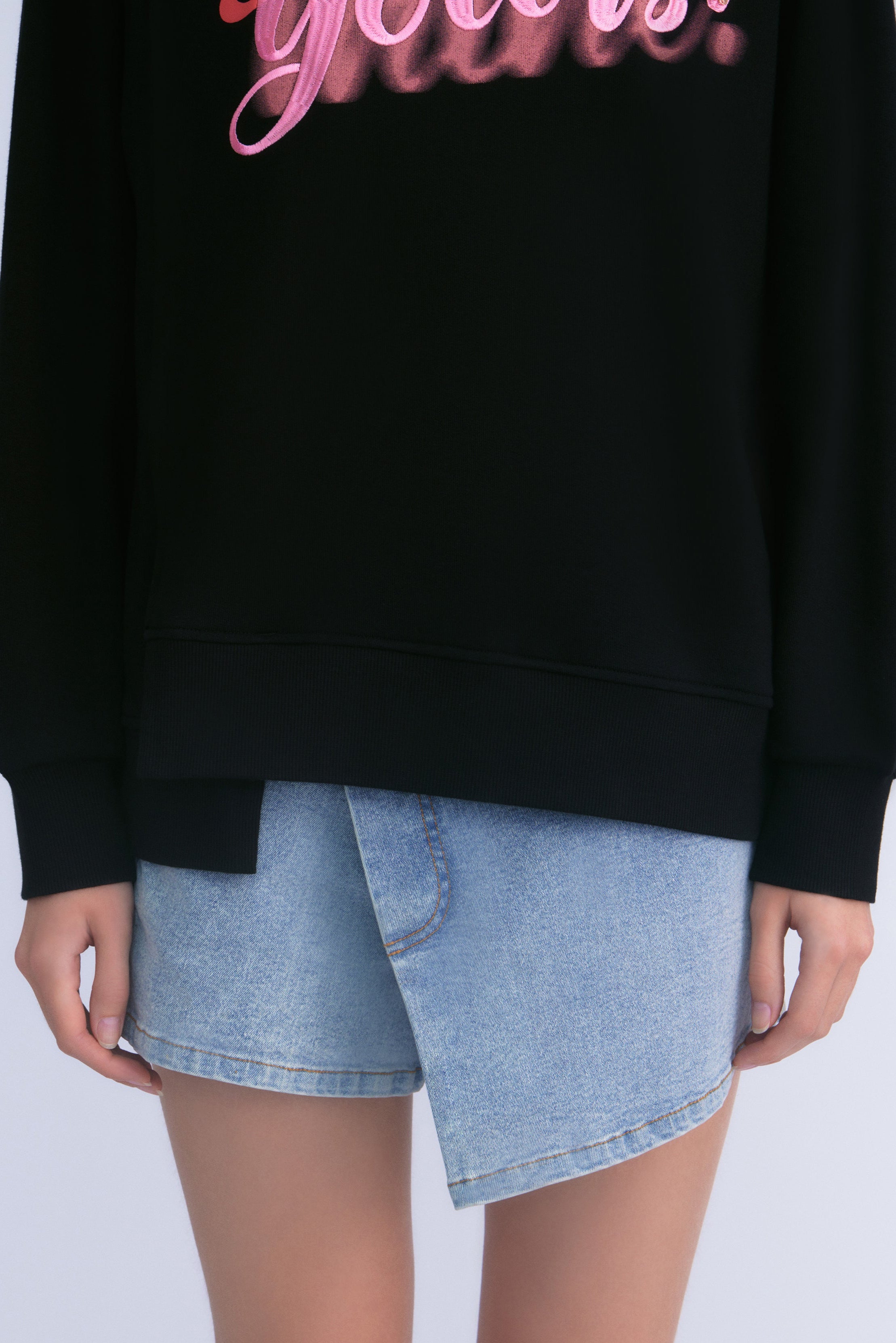 Two Worlds Crewneck Sweater (Black) – ALLOVER